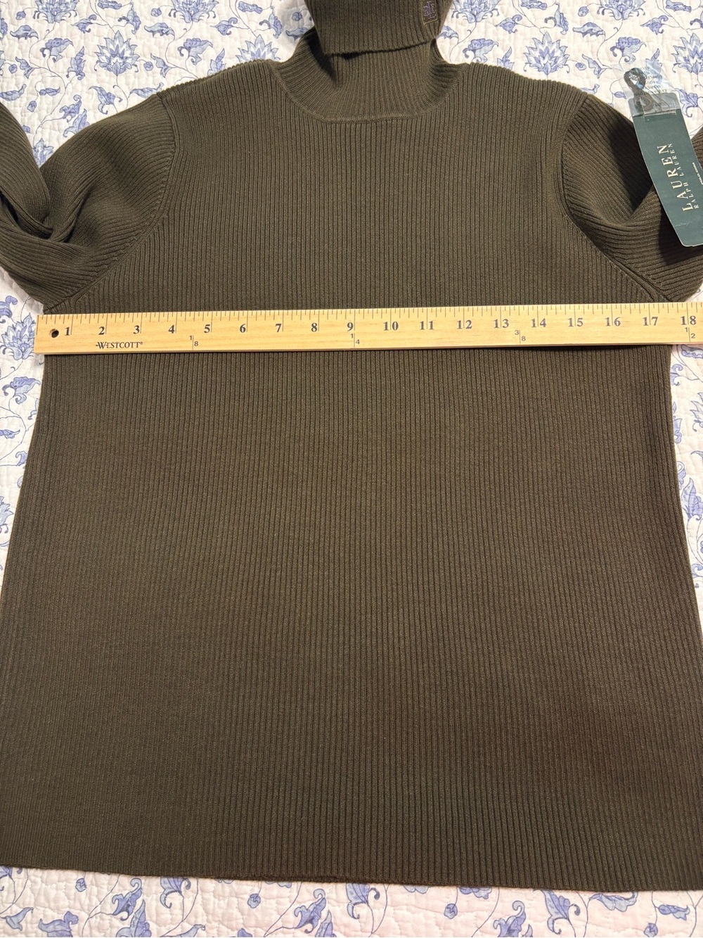 Lauren Ralph Lauren women’s L Dark Olive Green Rib Knit Turtleneck sweater NWT - Picture 5 of 6
